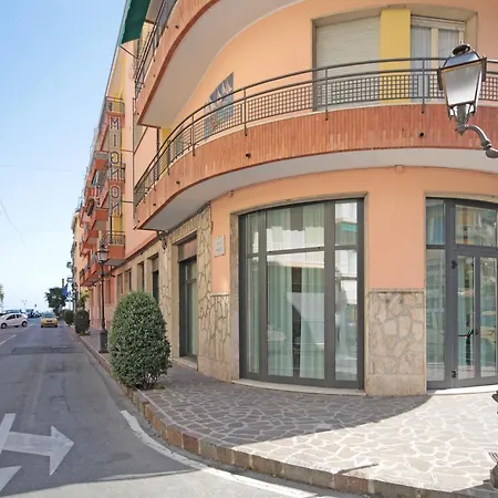 Hotel Mignon 50 Mt Dalla E Dall'isola Pedonale