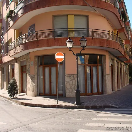 Mignon 50 Mt Dalla E Dall'isola Pedonale Hotel Alassio