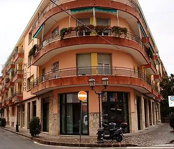 Hotel Mignon 50 Mt Dalla E Dall'isola Pedonale 2*