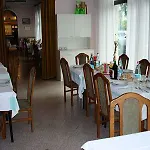 ホテル Mignon 50 Mt Dalla E Dall'isola Pedonale 2*