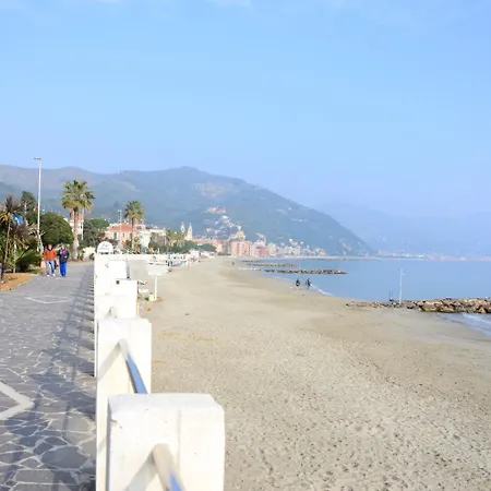 ホテル Mignon 50 Mt Dalla E Dall'isola Pedonale