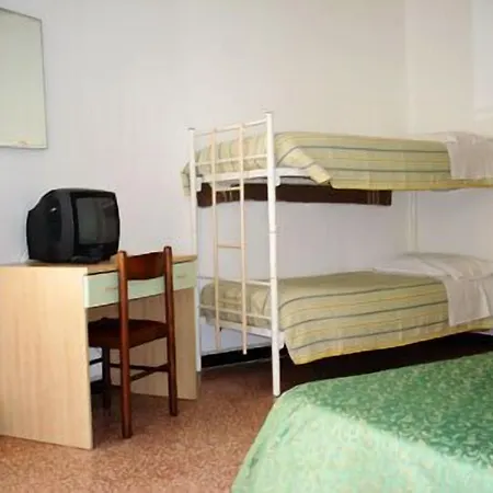 Mignon 50 Mt Dalla E Dall'isola Pedonale 酒店 2*