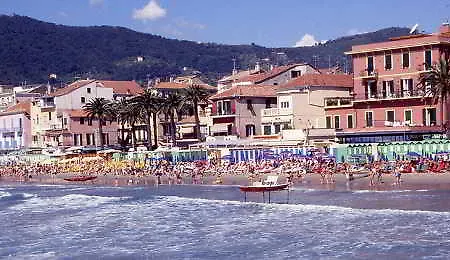 Mignon 50 Mt Dalla E Dall'isola Pedonale 阿拉西奥