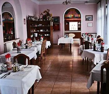 Mignon 50 Mt Dalla E Dall'isola Pedonale ホテル アラッシオ