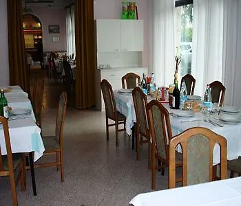 ホテル Mignon 50 Mt Dalla E Dall'isola Pedonale 2*