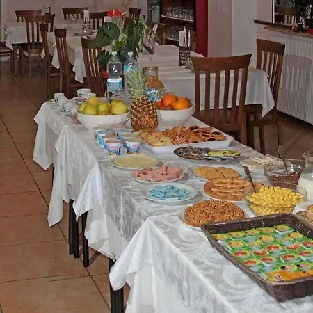 Mignon 50 Mt Dalla E Dall'isola Pedonale 酒店